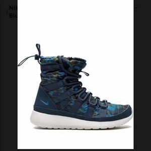 Nike Roshe One Hi Print high-top sneakers